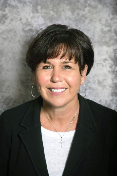 portrait_betsy_400x600.jpg